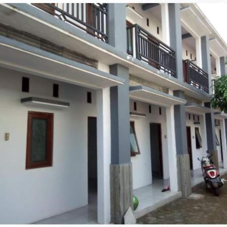 Griya Anugerah Hotel Mojokerto Exterior photo