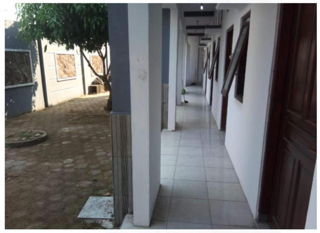 Griya Anugerah Hotel Mojokerto Exterior photo